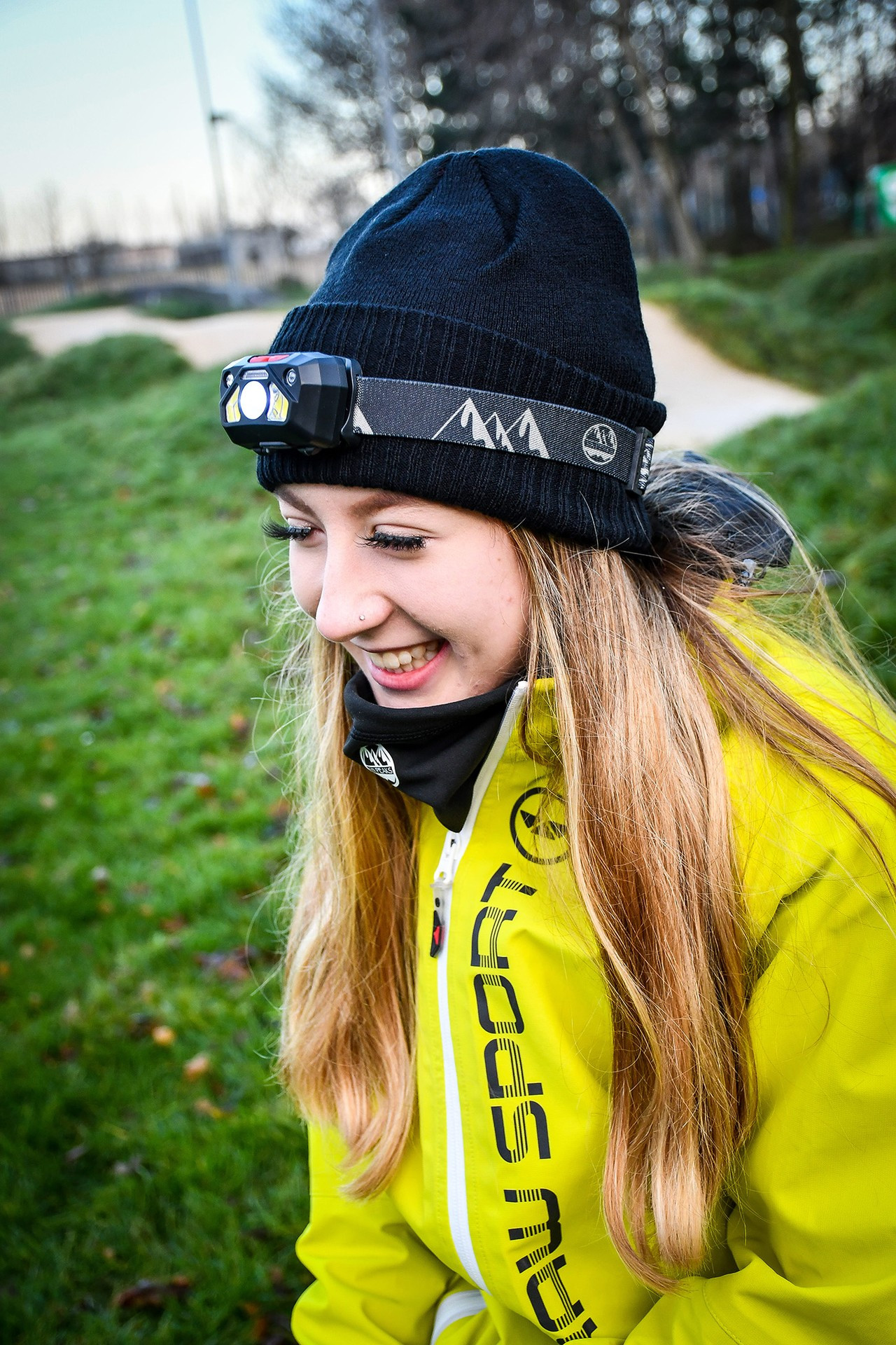 Six Peaks LED Head torch with Motion Sensor - Image 4