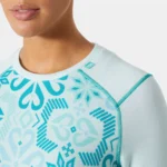 Helly Hansen LIFA® Merino Midweight Graphic Long-Sleeve Crew Base Layer ICICLE NORD  (Women's) - Image 4